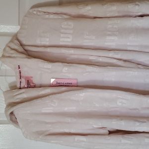 Ladies Juicy Couture robe, size L/XL